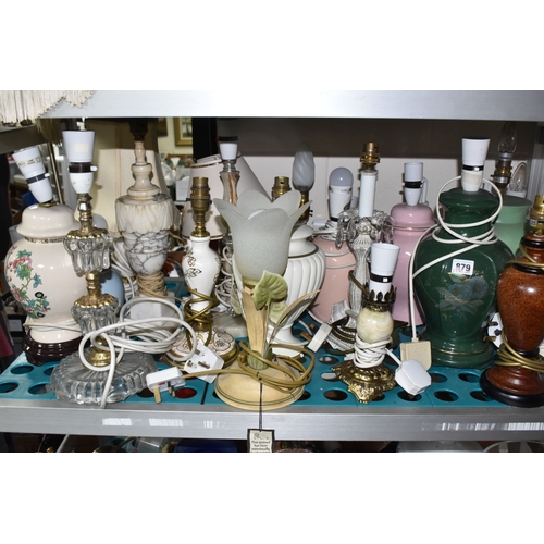 879 - A LARGE COLLECTION OF LAMPS, LIGHT FITTINGS, ETC to include a boxed Yamaha FC4 foot pedal, a Carmen ... 