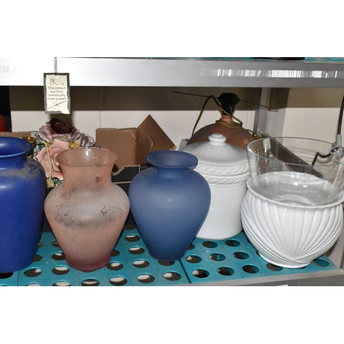 879 - A LARGE COLLECTION OF LAMPS, LIGHT FITTINGS, ETC to include a boxed Yamaha FC4 foot pedal, a Carmen ... 