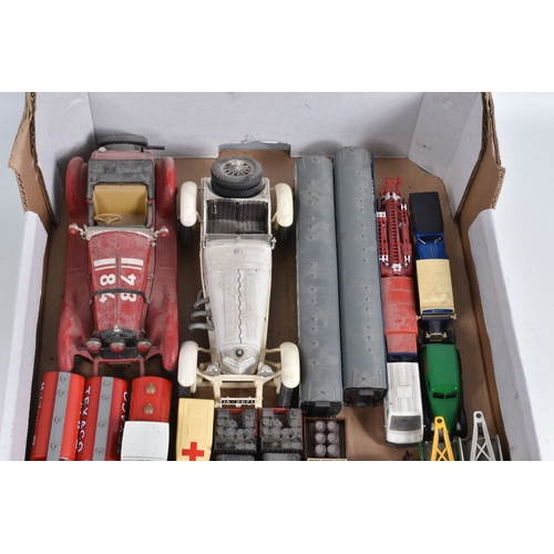 21 - A QUANTITY OF UNBOXED ASSORTED MODERN DIECAST VEHICLES, to include Polistil 1/16 scale Alfeta 1750, ... 