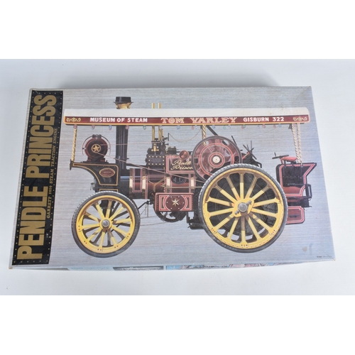 6 - TWO BOXED UNBUILT BANDAI CLASSIC CAR COLLECTION 1/16 SCALE STEAM TRACTION ENGINE AND ROAD ROLLER PLA... 