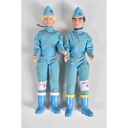 61 - A QUANTITY OF ASSORTED TOYS AND GAMES, to include a quantity of 1980's and 1990's Star Wars figures,... 