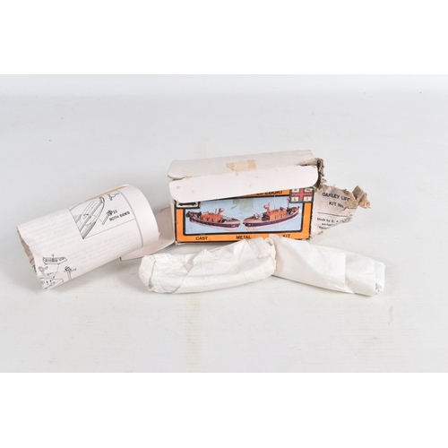 66 - A QUANTITY OF UN BOXED ASSORTED PLAYWORN DIECAST AND PLASTIC VEHICLES, to include Dinky Toys Riley S... 