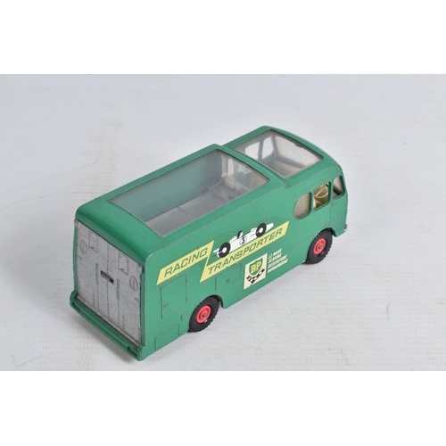 90 - AN UNBOXED MATCHBOX GRAND PRIX RACE SET, No.G-4, complete correct contents, Dodge Wreck Truck, No.13... 