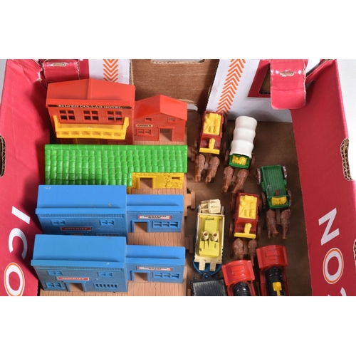 117 - A BOXED MATCHBOX MOTORCITY RAILWAY PLAYSET, No.MC250, appears largely complete except missing some f... 