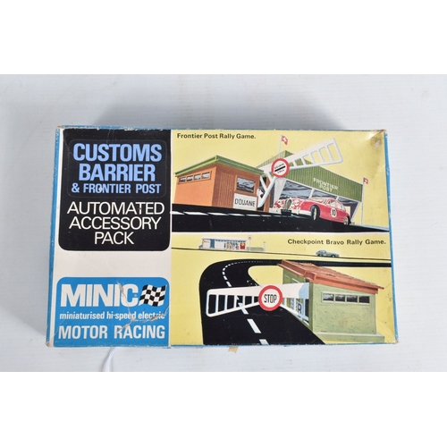 93 - A BOXED UNBUILT TRI-ANG MINIC MOTOR RACING CUSTOMS BARRIER & FRONTIER POST SET, No.M1817, contents n... 