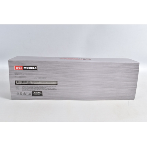 184 - A BOXED WSI MODELS VOLVO FH AERO GLOB. XL 6x2 TWIN STEER + 3 AXLE REEFER TRAILER - HAYTON COULTHARD,... 