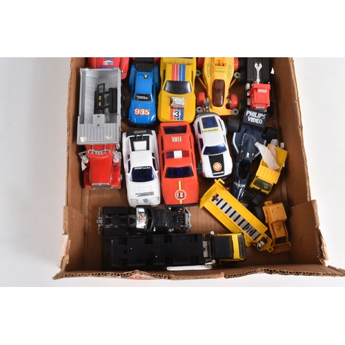 200 - A LARGE QUANTITY OF UNBOXED ASSORTED PLAYWORN DIECAST AND PLASTIC VEHICLES, to include Corgi, Matchb... 