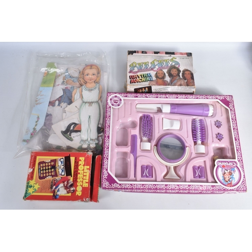 202 - A COLLECTION OF 1960'S/1970'S PLASTIC AND VINYL DOLLS, FURNITURE AND ACCESSORIES, to include boxed D... 