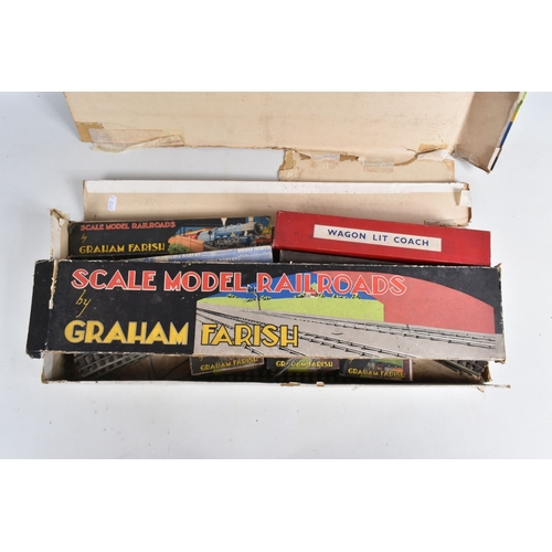 228 - A QUANTITY OF BOXED GRAHAM FARISH OO GAUGE MODEL RAILWAY ITEMS, Merchant Navy class locomotive and t... 