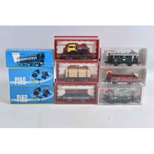 230 - A QUANTITY OF BOXED AND UNBOXED ASSORTED CONTINENTAL OUTLINE HO GAUGE ROLLING STOCK, boxed coach by ... 
