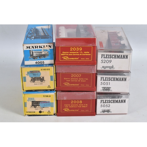 230 - A QUANTITY OF BOXED AND UNBOXED ASSORTED CONTINENTAL OUTLINE HO GAUGE ROLLING STOCK, boxed coach by ... 
