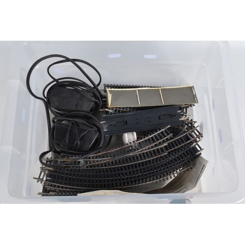 236 - A QUANTITY OF UNBOXED ASSORTED TRI-ANG & HORNBY OO GAUGE MODEL RAILWAY ITEMS, to include Tri-ang cla... 