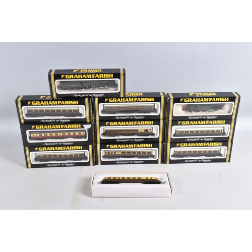 238 - A QUANTITY OF BOXED GRAHAM FARISH N GAUGE G.W.R. MODELS RAILWAY ITEMS, Hall class locomotive and ten... 