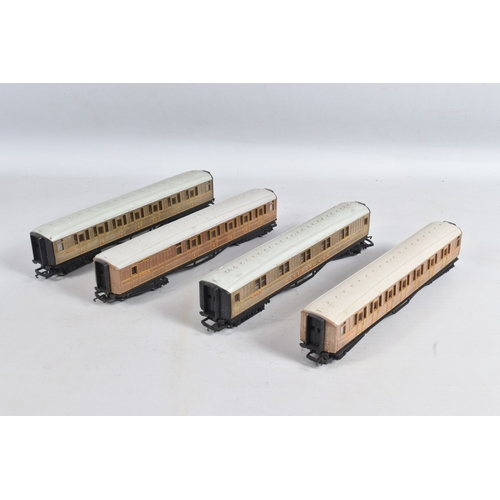 239 - A QUANTITY OF MAINLY UNBOXED OO GAUGE TRI-ANG & HORNBY L.N.E.R. COACHING STOCK, assorted  Short Cler... 