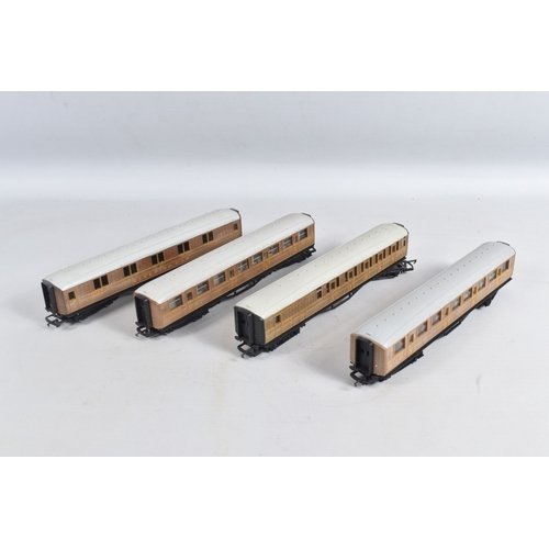 239 - A QUANTITY OF MAINLY UNBOXED OO GAUGE TRI-ANG & HORNBY L.N.E.R. COACHING STOCK, assorted  Short Cler... 