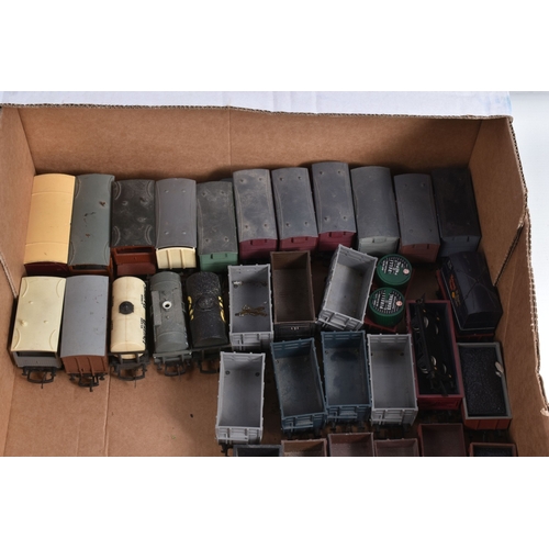 241 - A QUANTITY OF BOXED AND UNBOXED OO GAUGE FREIGHT ROLLING STOCK, majority are open wagons, coke wagon... 