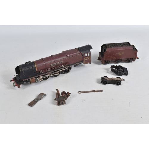 212 - AN UNBOXED HORNBY DUBLO CASTLE CLASS LOCOMOTIVE & TENDER, 'Cardiff Castle' No.4075, B.R. lined green... 