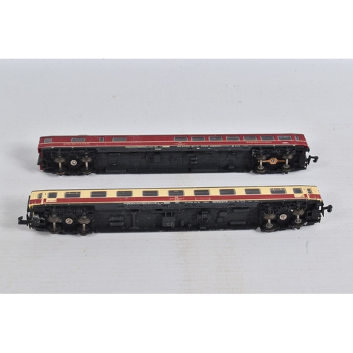 219 - A QUANTITY OF UNBOXED ASSORTED CONTINENTAL OUTLINE N GAUGE MODEL RAILWAY ITEMS, Arnold Series 2 0-6-... 