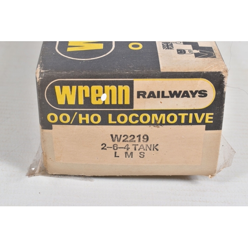 220 - TWO BOXED WRENN RAILWAYS OO GAUGE TANK LOCOMOTIVES, class N2 0-6-2T No.9522, L.N.E.R. green livery (... 