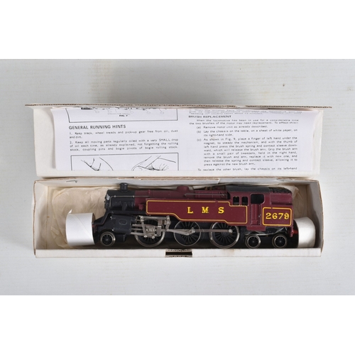 220 - TWO BOXED WRENN RAILWAYS OO GAUGE TANK LOCOMOTIVES, class N2 0-6-2T No.9522, L.N.E.R. green livery (... 