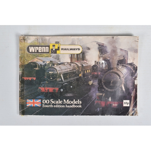 220 - TWO BOXED WRENN RAILWAYS OO GAUGE TANK LOCOMOTIVES, class N2 0-6-2T No.9522, L.N.E.R. green livery (... 
