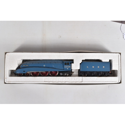 223 - TWO BOXED HORNBY RAILWAYS OO GAUGE A4 CLASS LOCOMOTIVE AND TENDER, 'Silver Fox' No.2512, L.N.E.R sil... 