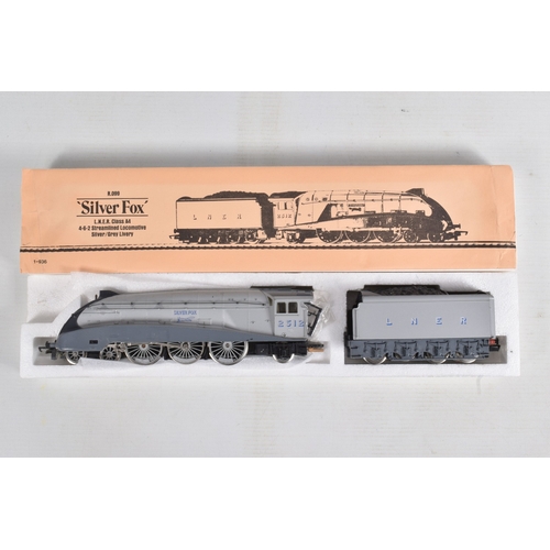 223 - TWO BOXED HORNBY RAILWAYS OO GAUGE A4 CLASS LOCOMOTIVE AND TENDER, 'Silver Fox' No.2512, L.N.E.R sil... 