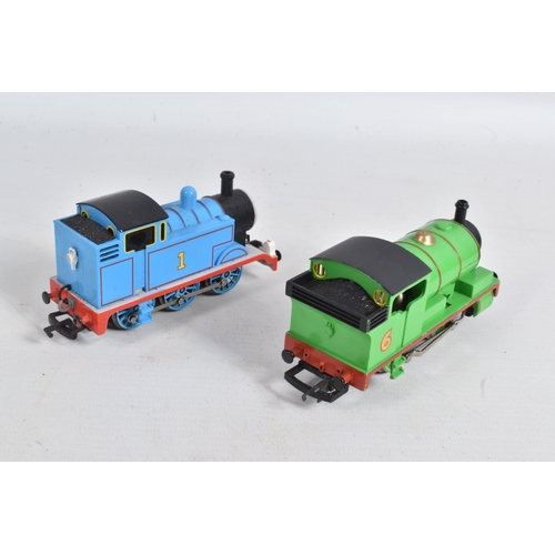 225 - A QUANTITY OF UNBOXED OO GAUGE THOMAS THE TANK ENGINE AND FRIENDS MODELS, Bachmann 0-6-0 Tank 'Thoma... 