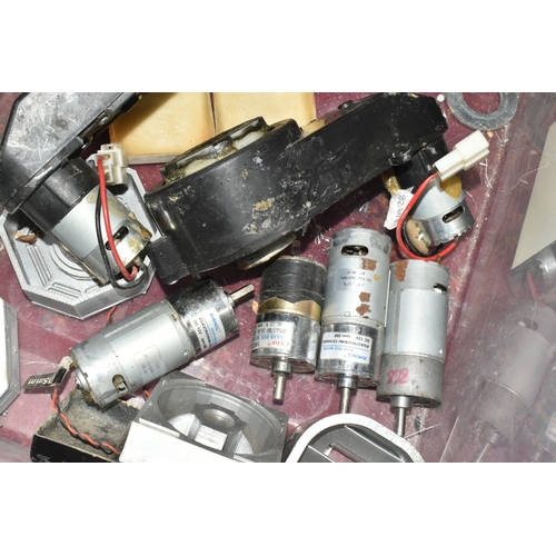 205 - A LARGE QUANTITY OF 3D PRINTED AND FIBREGLASS STAR WARS RELATED PARTS, many life size componants inc... 