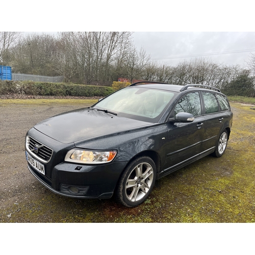 2 - A 2009 VOLVO V50 DRIVE FIVE DOOR ESTATE CAR in charcoal grey with 1.6 litre diesel engine, five spee... 