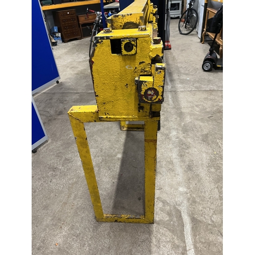 51 - A MANUAL SHEET METAL BENDER  with 90cm bend width, total width 133cm, frame depth 36cm, total height... 