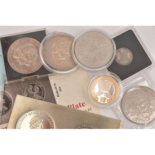 187 - A SMALL COLLECTION OF MAINLY COMMEMORATIVE COINS to include two Queen Mother coins, two Charles & Di... 
