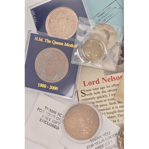 187 - A SMALL COLLECTION OF MAINLY COMMEMORATIVE COINS to include two Queen Mother coins, two Charles & Di... 