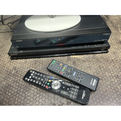 54 - AN LG 19LU4000 TV without a remote, a Sony Blu-Ray player with a remote (both PAT pass and working) ... 