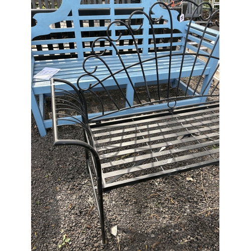 14 - A MODERN METAL WIRE GARDEN BENCH, length 126cm
