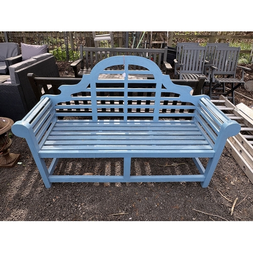 16 - A BLUE PAINTED TEAK LUTYENS BENCH, length 165cm, condition report: frame is solid