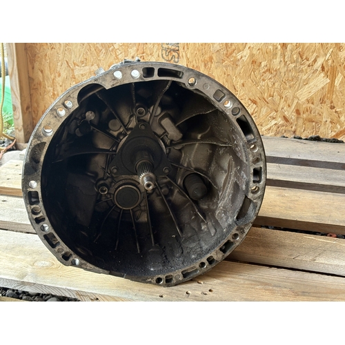 30 - A MERCEDES C CLASS AUTOMATIC GEARBOX, please see images for item details, condition report: removed ... 