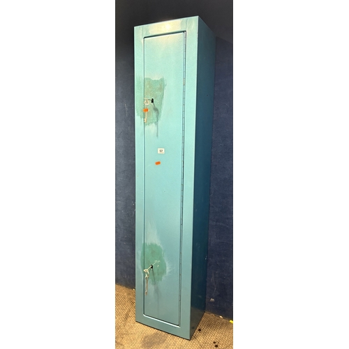 57 - AN UNBRANDED BLUE FINISH GUN CABINET, with the space for three guns, with four keys, condition repor... 