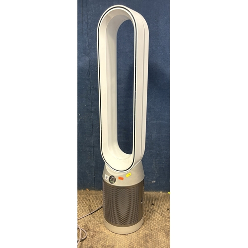 58 - A DYSON HM1-10 AIR PURIFIER / COOLING FAN, condition report: PAT pass and working, with remote, but ... 