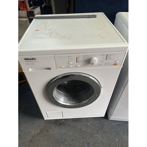 71 - A MIELE W566 Dist.600 WASHING MACHINE width 60cm, depth 60cm, height 85cm (PAT pass, spin cycle run ... 