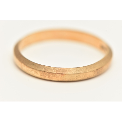 415 - A 14CT YELLOW GOLD BAND RING, approximate width 3mm, hallmarked 14ct London import, ring size V 1/2,... 