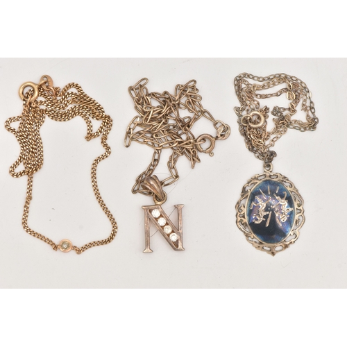 471 - A SMALL ASSORTMENT OF JEWELLERY, to include a 9ct gold curb link chain necklace, set with a small si... 