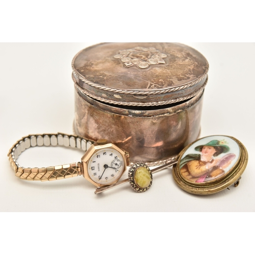 478 - A SMALL TRINKET BOX WITH ITEMS, to include a round white metal trinket box with hinged cover, unmark... 