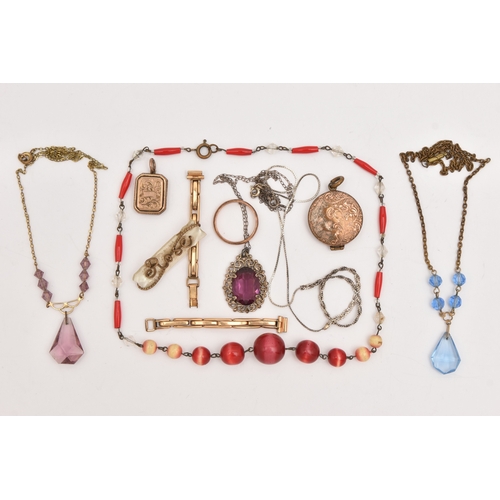 482 - A SMALL COLLECTION OF JEWELLERY, to include two rolled gold lockets, a rolled gold band ring, a dyed... 