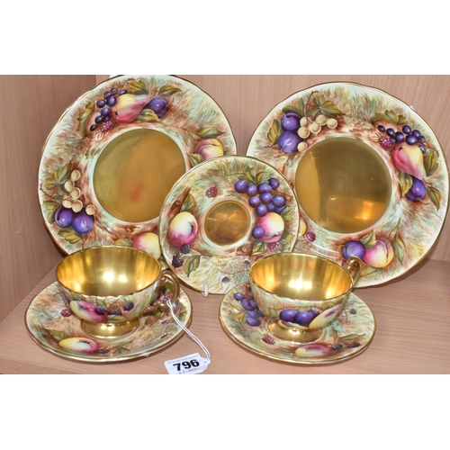 796 - A GROUP OF SEVEN PIECES OF AYNSLEY 'ORCHARD GOLD' FINE CHINA, comprising two plates, featuring the h... 