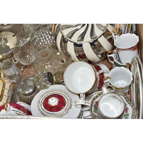 896 - TWO BOXES AND LOOSE CERAMICS AND GLASS, to include large meat platters, tea and dinnerware, cake sta... 
