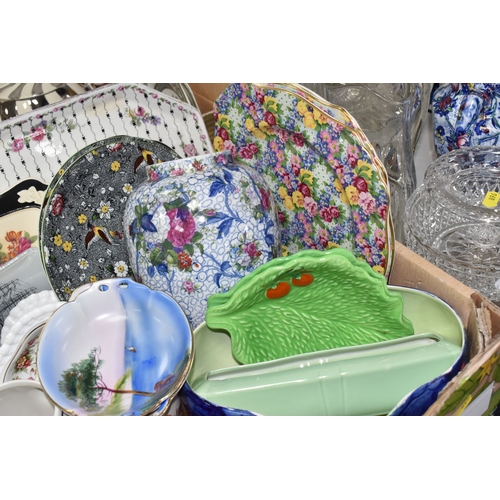 896 - TWO BOXES AND LOOSE CERAMICS AND GLASS, to include large meat platters, tea and dinnerware, cake sta... 