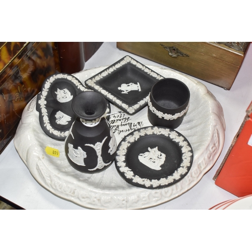 899 - TWO BOXES AND LOOSE MISCELLANEOUS CERAMIC AND SUNDRIES, to include Wedgewood Peter Rabbit Christmas ... 