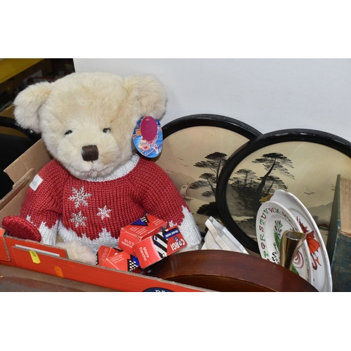 899 - TWO BOXES AND LOOSE MISCELLANEOUS CERAMIC AND SUNDRIES, to include Wedgewood Peter Rabbit Christmas ... 