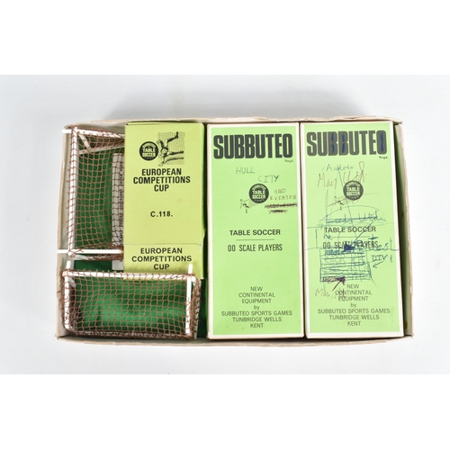 29 - A BOXED SUBBUTEO CONTINENTAL DISPLAY EDITION SET, with both teams, damaged goals, pitch and balls, a... 